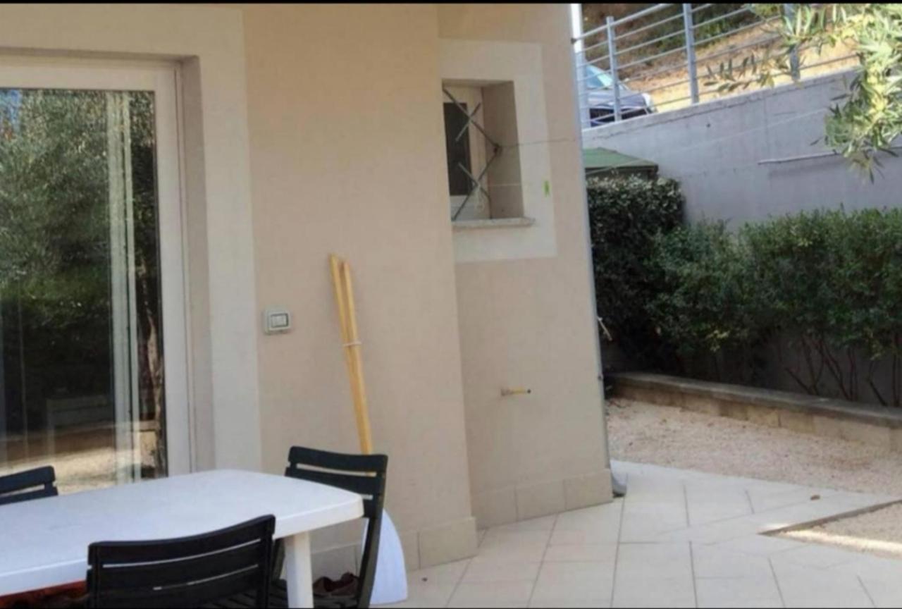 Villetta Federico Climatizzata Con Giardino Privato Viddalba Extérieur photo